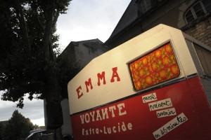 EMMA-LA-CLOWN-VOYANTE-EXTRALUCIDE