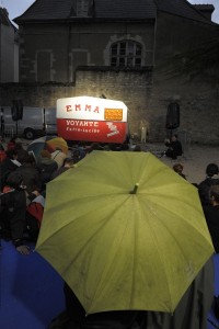 EMMA-LA-CLOWN-VOYANTE-EXTRALUCIDE