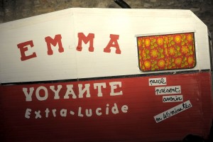 EMMA-LA-CLOWN-VOYANTE-EXTRALUCIDE