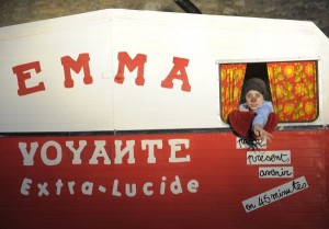 EMMA-LA-CLOWN-VOYANTE-EXTRALUCIDE